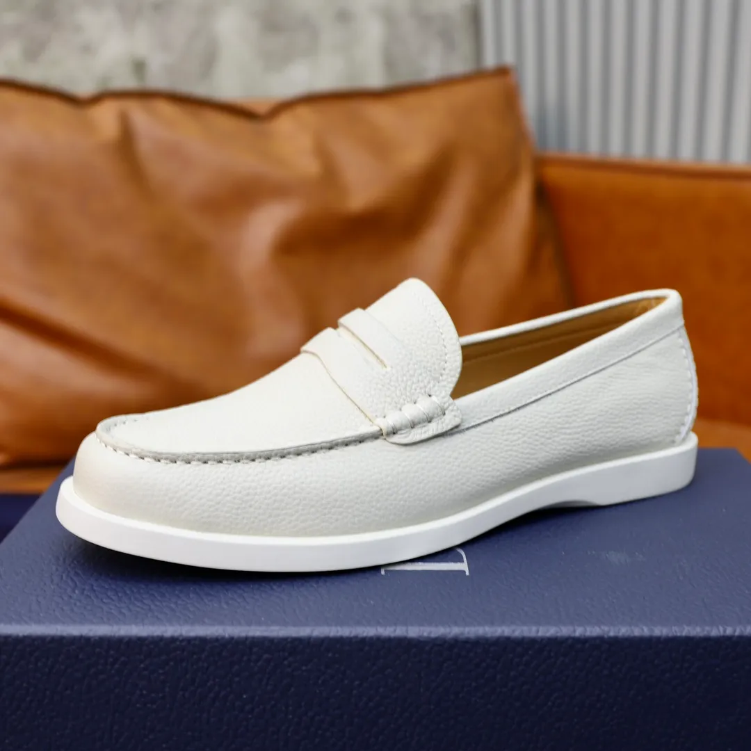 Ex-factory price: 540🙅‍♂️🙅‍♂️🙅‍♂️ Brand: Dior DIOR Standard code: Men's code 38/44 (45 can be customized) Grade: Same as the official website Material: Original cowhide stitching, cowhide lining, original TPU wear-resistant soft outsole Style categories: Leisure and sports version, footwear for driving, young fashion, European and American trends, British style Color: actual picture color